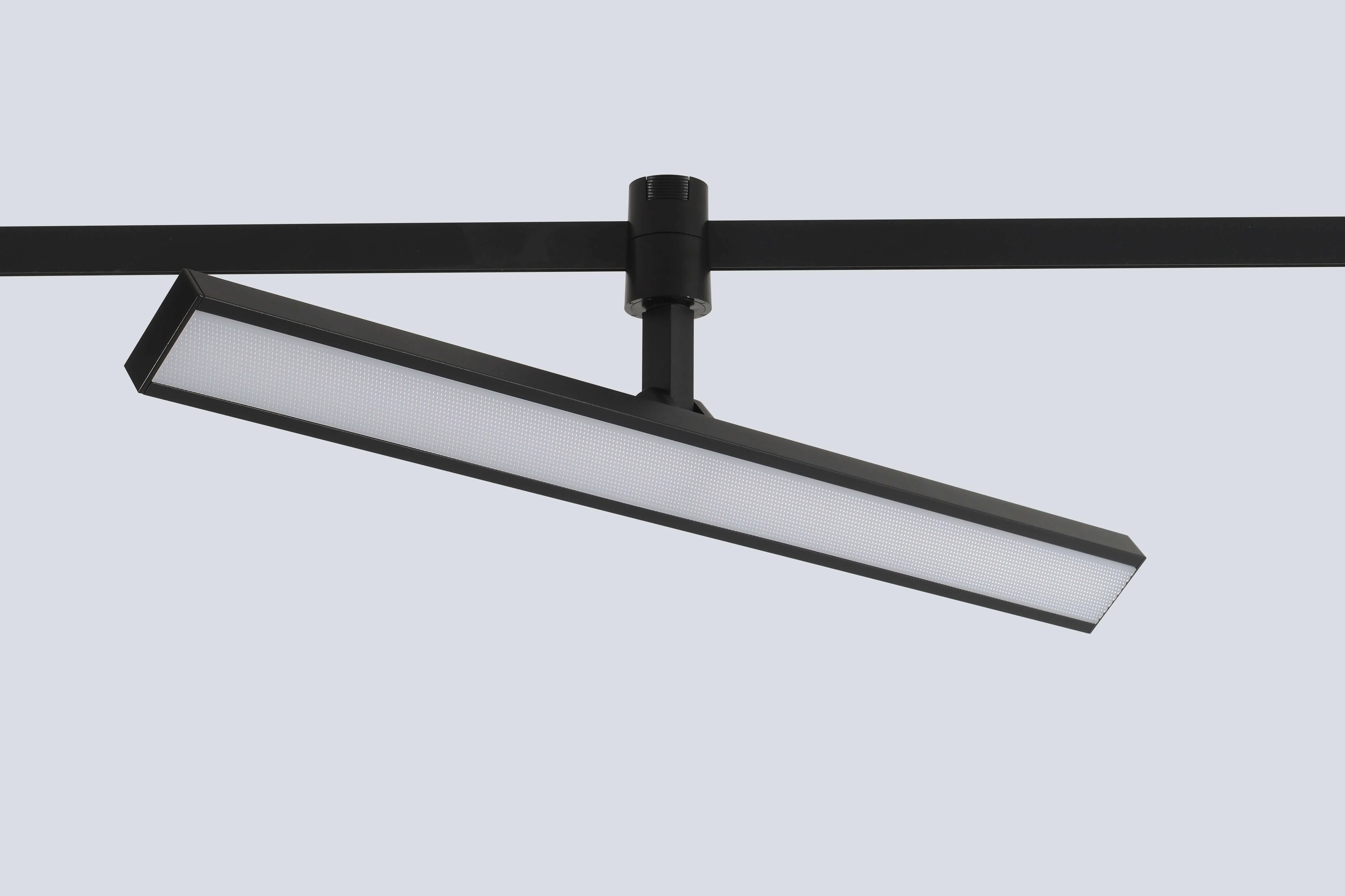 Светильник трековый для гибкой магнитной системы Crystal Lux CLT 0.37 001 18W BL SMART