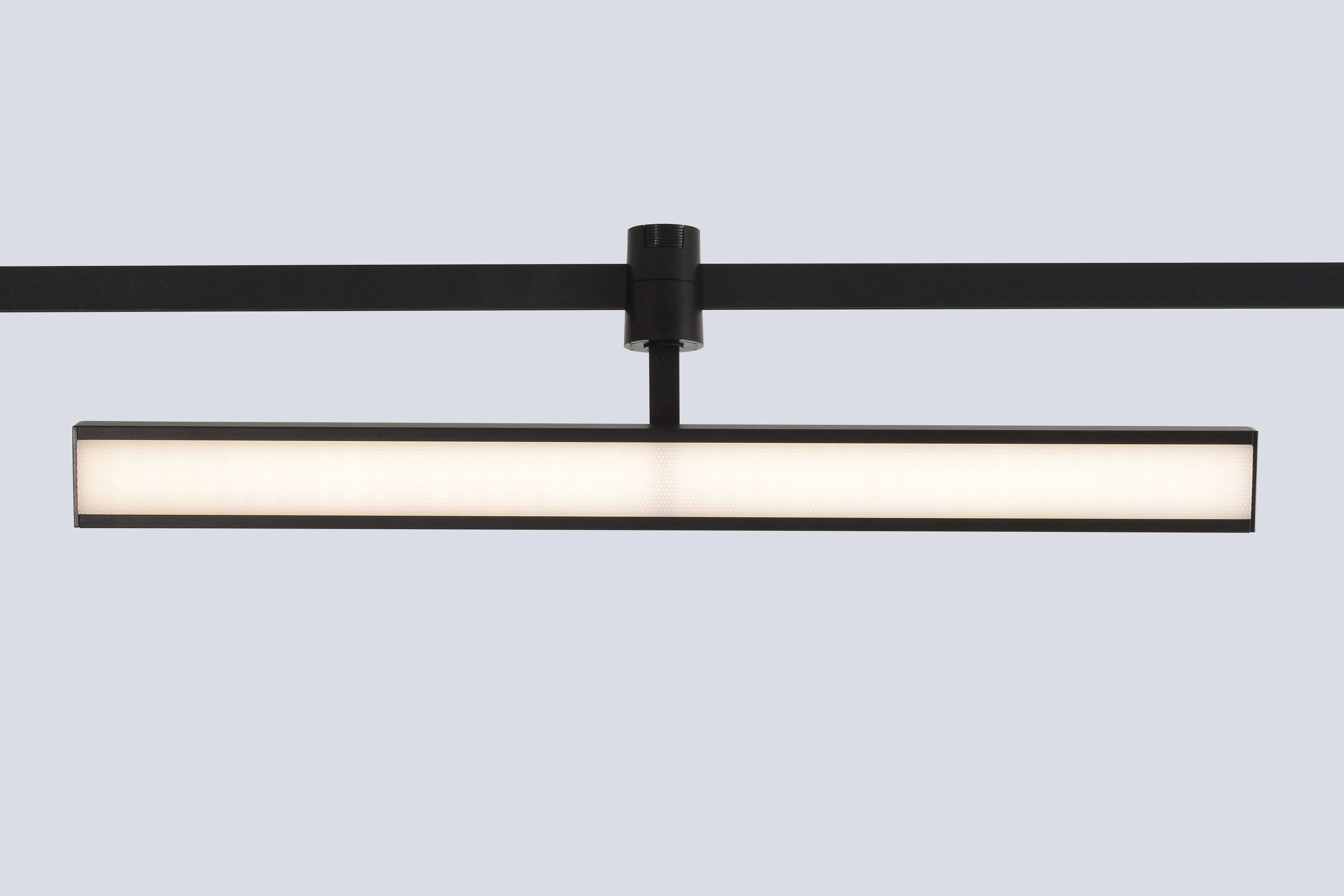 Светильник трековый для гибкой магнитной системы Crystal Lux CLT 0.37 001 18W BL SMART