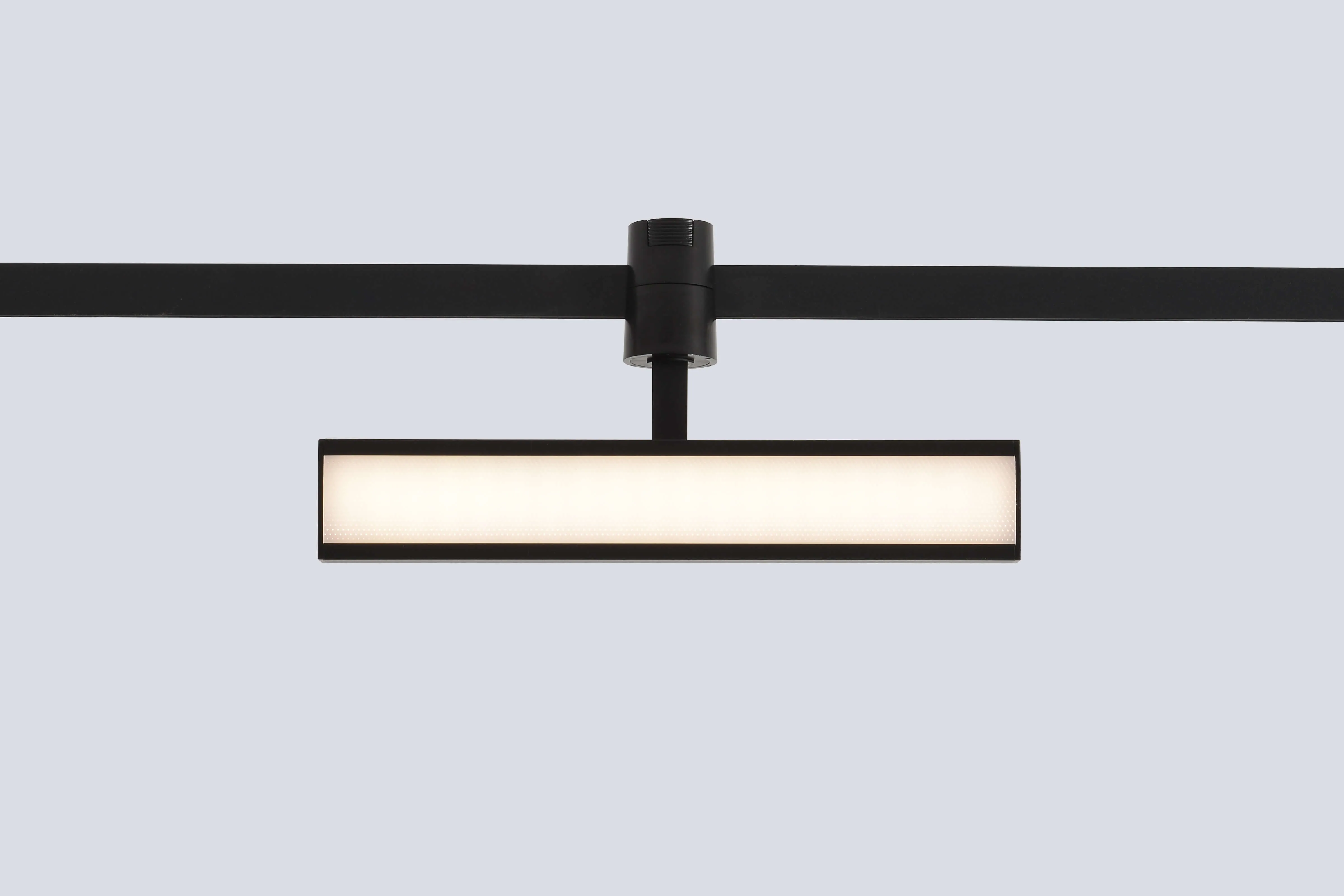 Светильник трековый для гибкой магнитной системы Crystal Lux CLT 0.37 001 10W BL SMART
