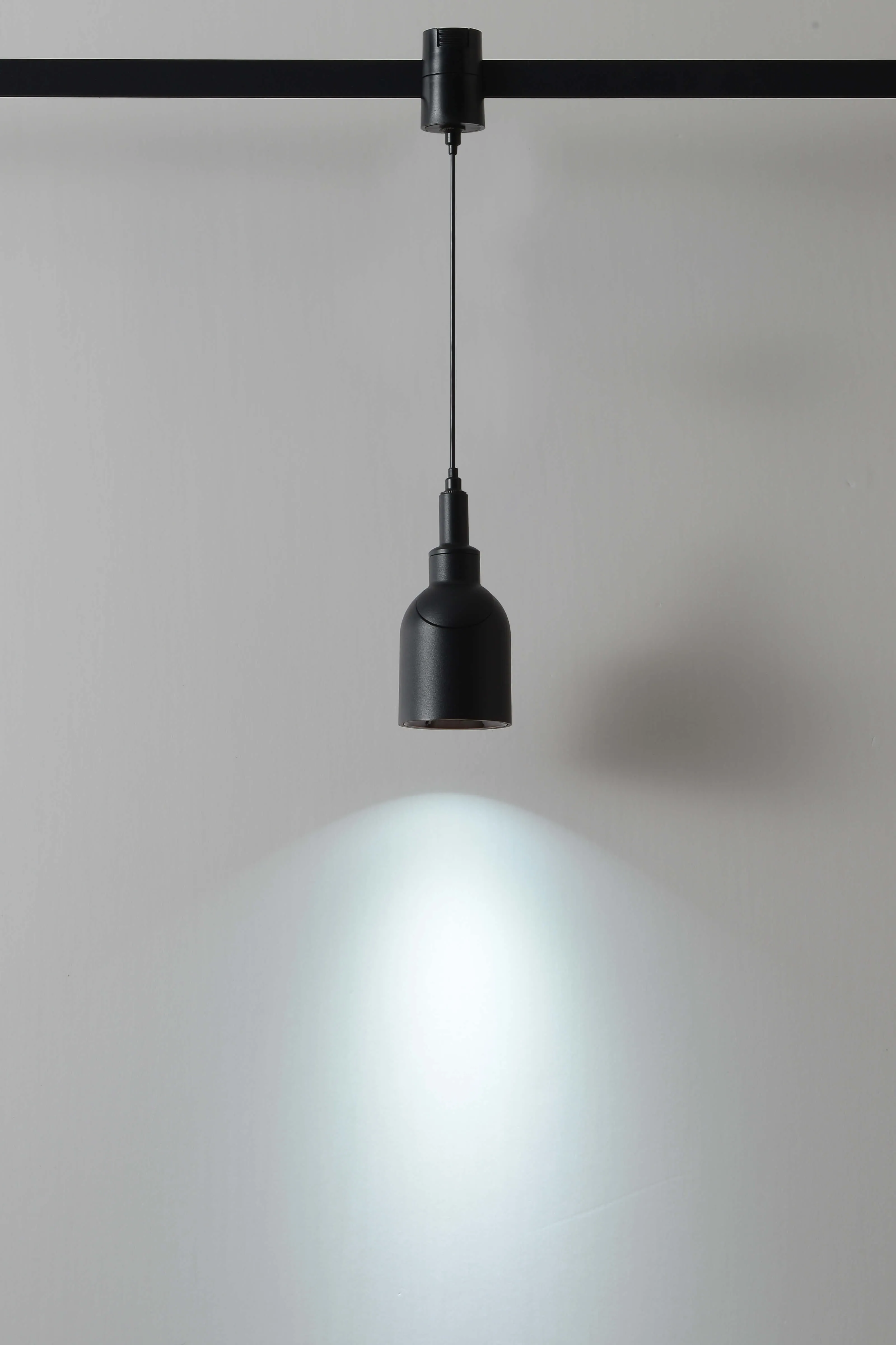Светильник трековый для гибкой магнитной системы Crystal Lux CLT 0.37 005 7W BL SMART