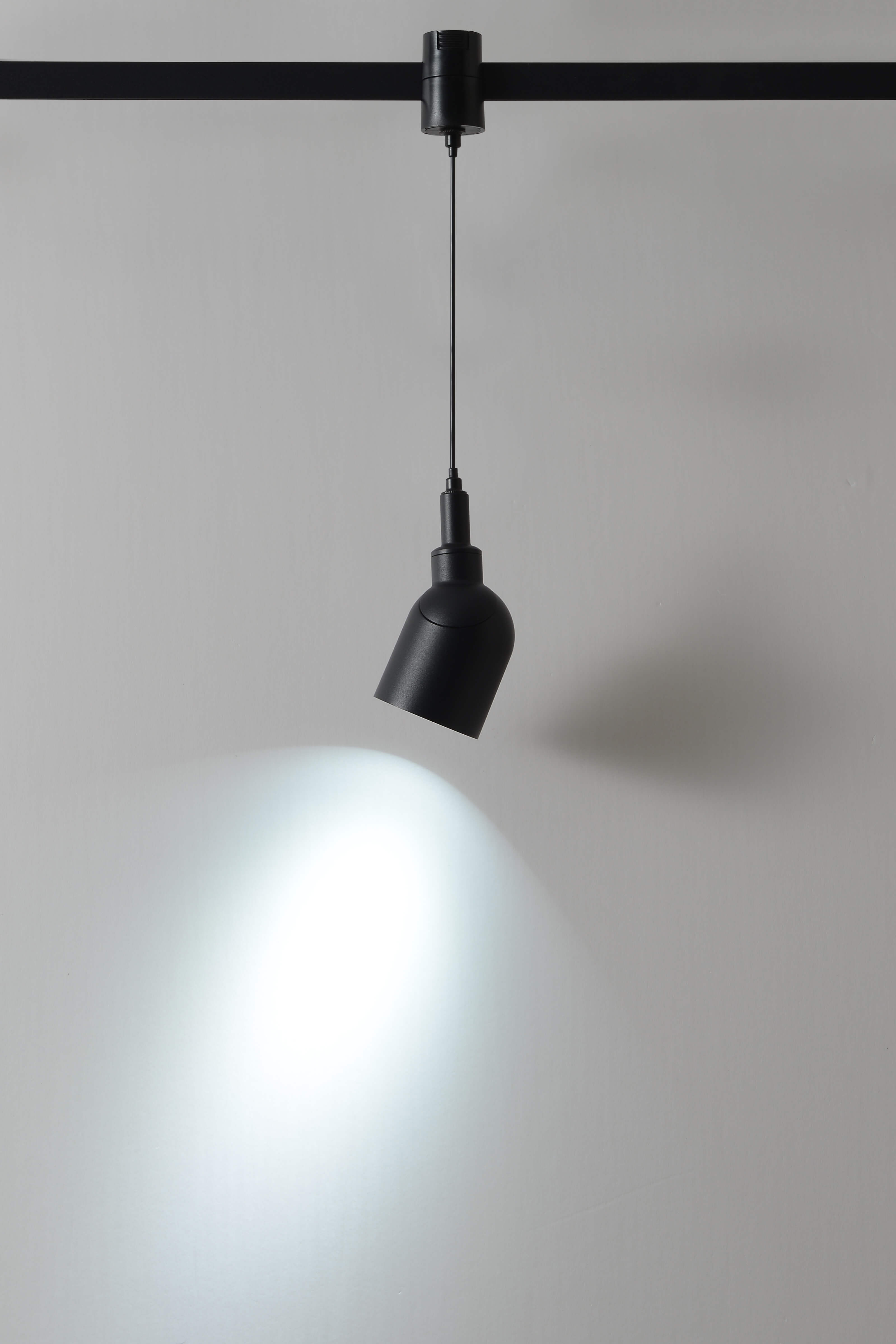 Светильник трековый для гибкой магнитной системы Crystal Lux CLT 0.37 005 7W BL SMART